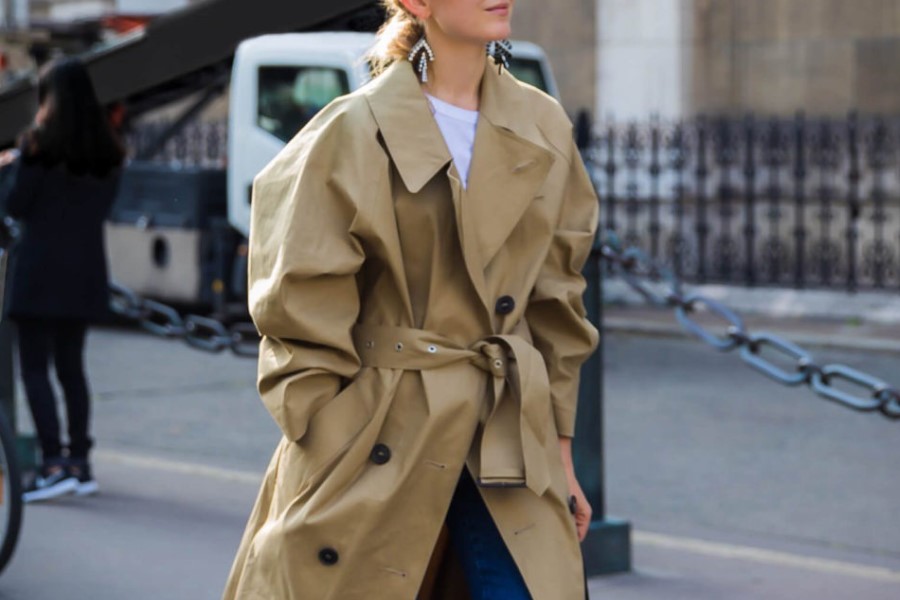 как и с чем носить тренч