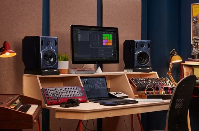 Что такое MIDI-контроллер и зачем он нужен музыканту